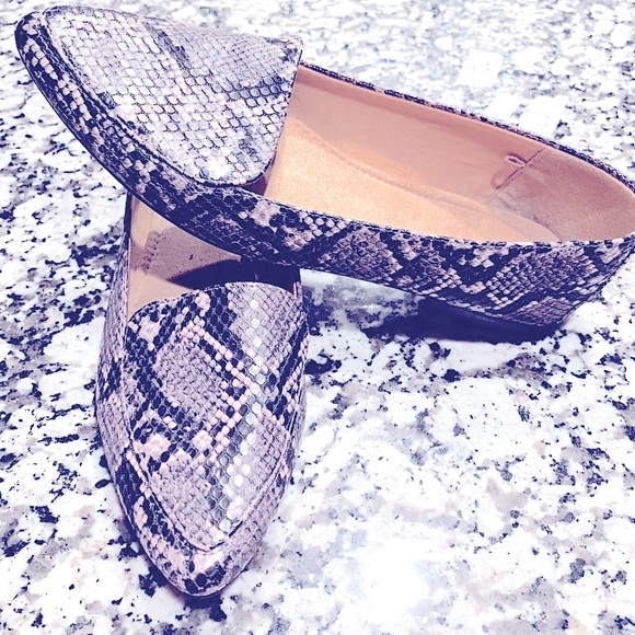 🌸Snake Skin Loafers - Picture 3 of 4